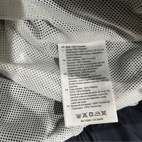 Brand new Helly Hansen light cropped jacket - Picture 8 of 8